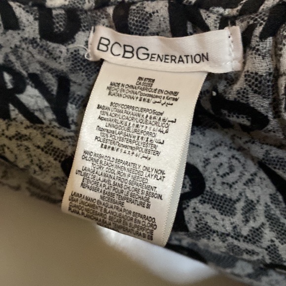 Infinity scarf. Black & white BCBGeneration. Women’s One size. - Picture 5 of 5